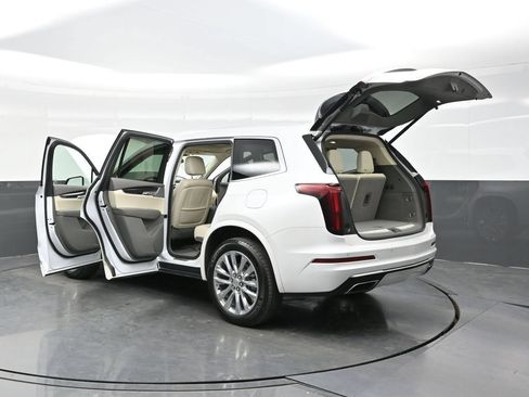 Certified 2023 Cadillac XT6 Premium Luxury AWD/4WD image 50