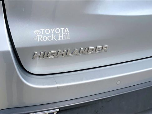 Used 2019 Toyota Highlander Limited Platinum image 32