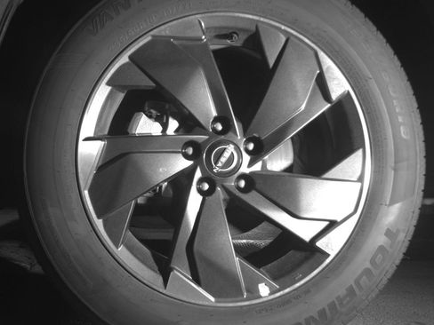 Used 2025 Nissan Rogue SV AWD/4WD image 12