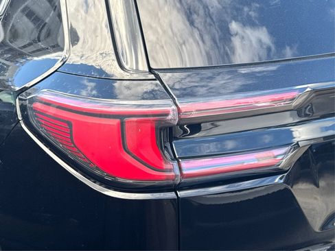 Used 2024 GMC Acadia Elevation w/ Trailering Package image 19