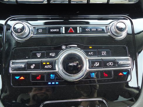 Used 2022 Lincoln Corsair AWD w/ Equipment Group 101A image 19