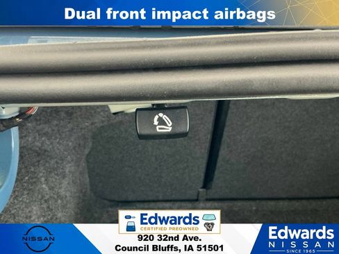 Used 2025 Volkswagen Jetta SE FWD image 9
