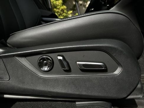 Used 2025 Acura MDX w/ Technology Package image 30