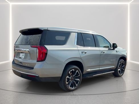 Used 2023 GMC Yukon SLT w/ SLT Luxury Package RWD image 5