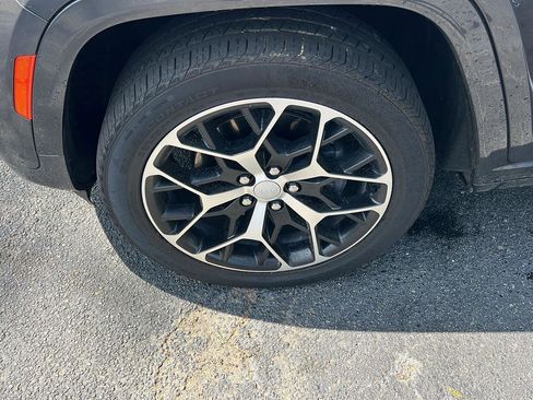 Used 2022 Jeep Grand Cherokee Summit image 40