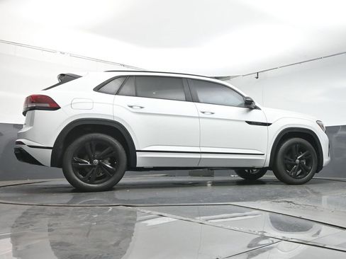 New 2026 Volkswagen Atlas Cross Sport SEL R-Line image 39