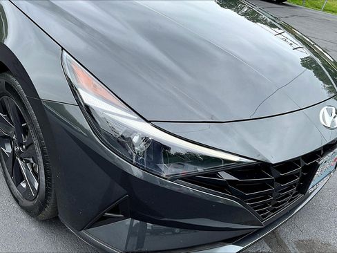 Used 2022 Hyundai Elantra SEL image 31
