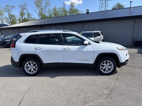 Used 2016 Jeep Cherokee Latitude w/ Safety/Convenience Group FWD image 4