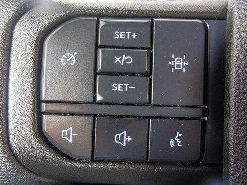 Used 2023 Ford F150 XLT image 30