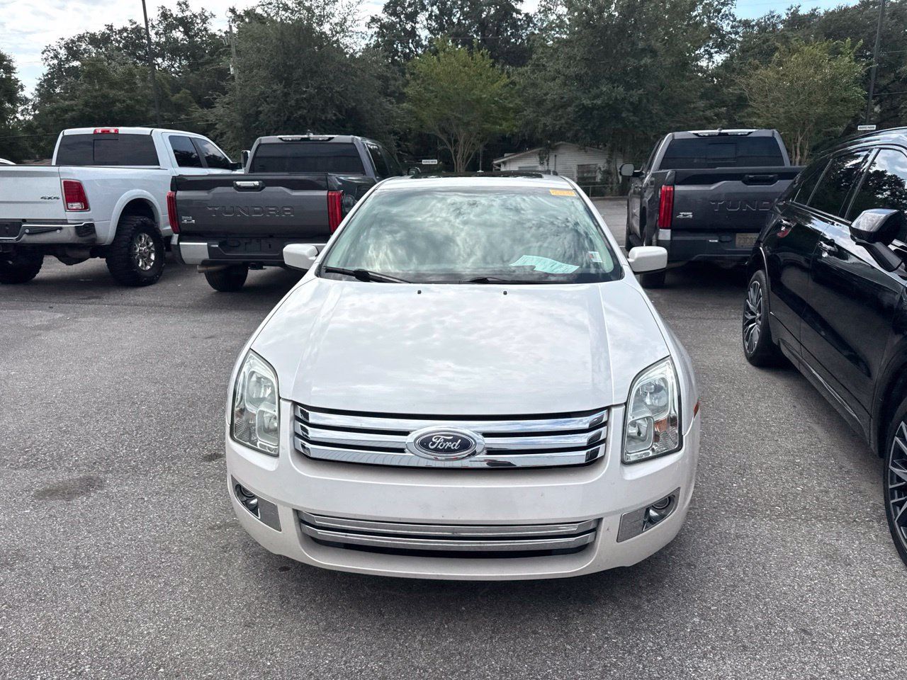 Used 2009 Ford Fusion SEL FWD image 2