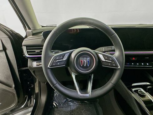 Used 2025 Buick Envision Preferred image 16