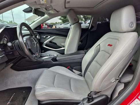 Used 2019 Chevrolet Camaro SS RWD image 19
