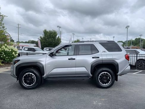 Used 2025 Toyota 4Runner TRD Off-Road Premium AWD/4WD image 5