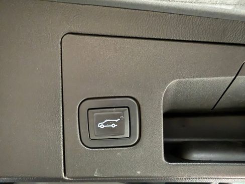 Used 2023 Cadillac XT5 Premium Luxury image 18