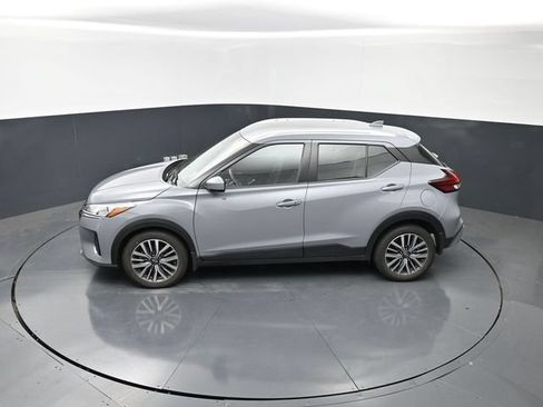 Used 2024 Nissan Kicks SV FWD image 10