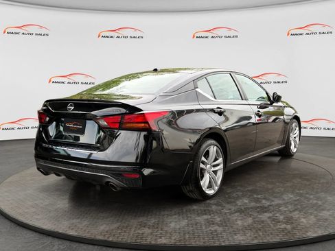 Used 2020 Nissan Altima 2.5 SR FWD image 10