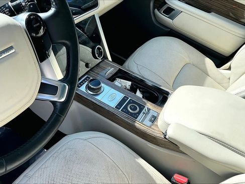 Used 2019 Land Rover Range Rover HSE image 15