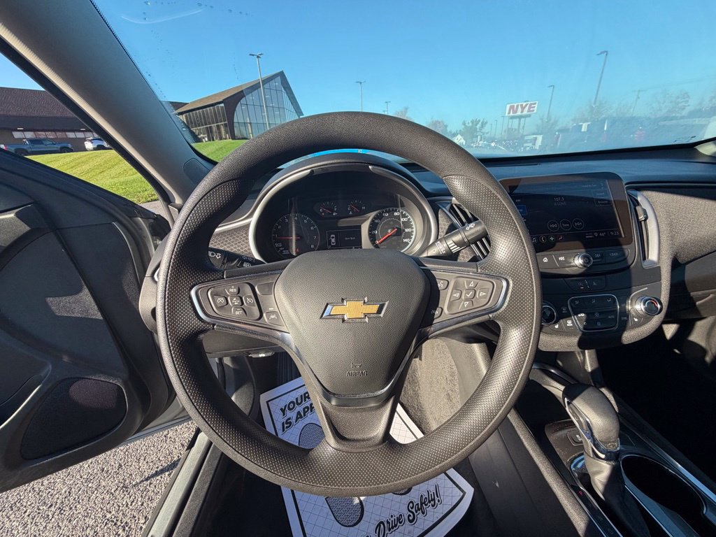 Used 2025 Chevrolet Malibu LT FWD image 22