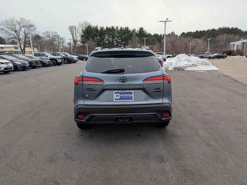 Used 2024 Toyota Corolla Cross XSE image 4