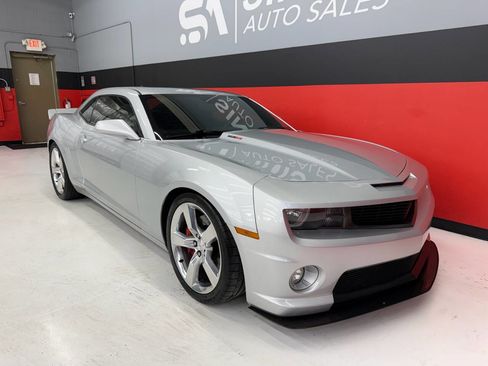 Used 2010 Chevrolet Camaro SS RWD image 36