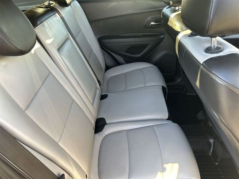 Used 2020 Chevrolet Trax Premier image 10