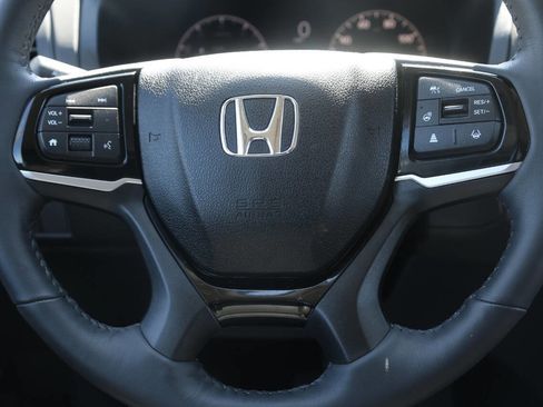 Used 2025 Honda Odyssey Elite image 19