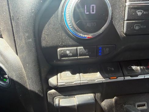 Used 2022 GMC Sierra 2500 AT4 w/ AT4 Premium Plus Package AWD/4WD image 9