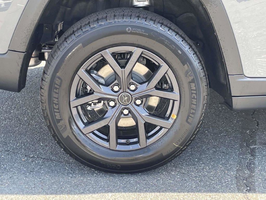New 2027 Jeep Grand Cherokee Altitude AWD/4WD image 13