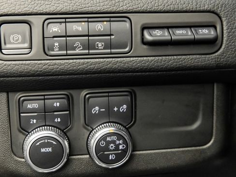 Used 2023 GMC Yukon Denali image 54