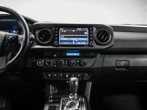 Used 2021 Toyota Tacoma TRD Off-Road image 15