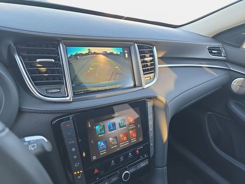 Used 2025 INFINITI QX50 Luxe image 23