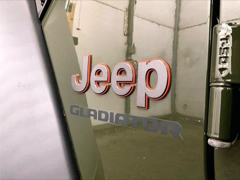 Used 2021 Jeep Gladiator Mojave w/ Cold Weather Group AWD/4WD image 13