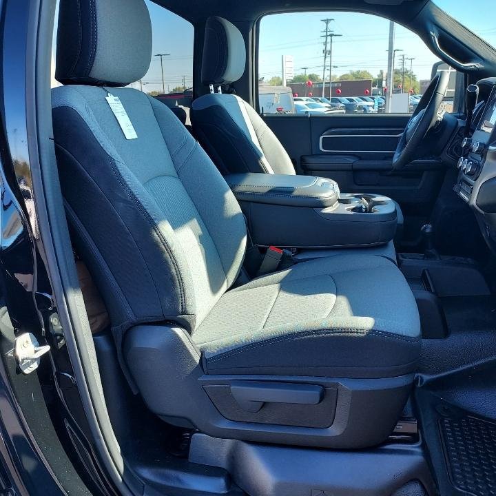 New 2024 RAM 5500 4x4 Regular Cab image 11