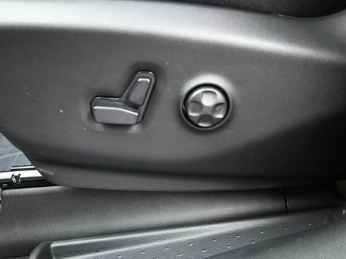 New 2026 Chrysler Pacifica Select image 12