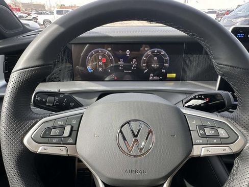 New 2026 Volkswagen Tiguan SE R-Line AWD/4WD image 15