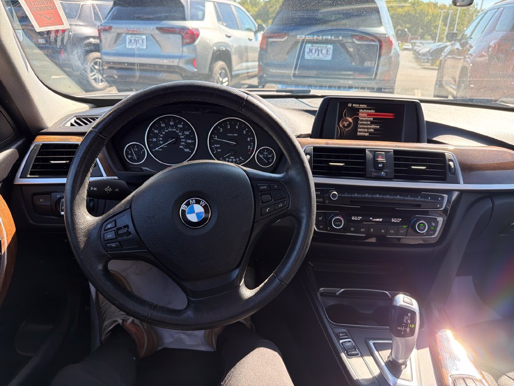 Used 2016 BMW 320i xDrive Sedan AWD/4WD image 12