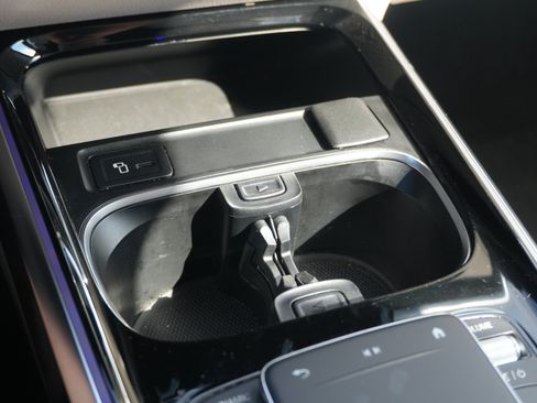 Used 2023 Mercedes-Benz EQB 250+ image 32