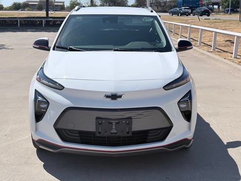 Used 2023 Chevrolet Bolt EUV LT w/ Driver Confidence Package FWD image 2