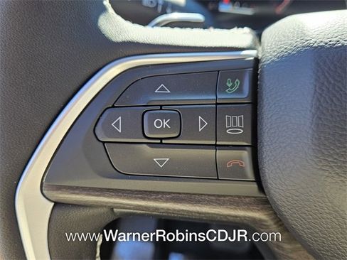 New 2025 Jeep Grand Cherokee Limited image 25