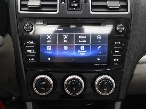 Used 2017 Subaru Forester 2.5i Premium image 16