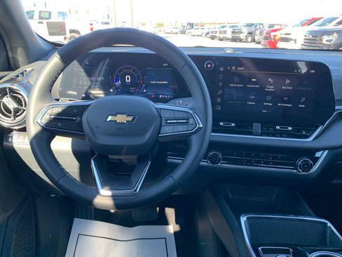 New 2026 Chevrolet Equinox LT FWD image 16