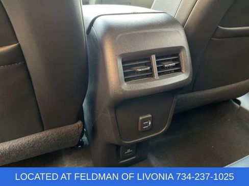Used 2023 Chevrolet Equinox RS FWD image 20