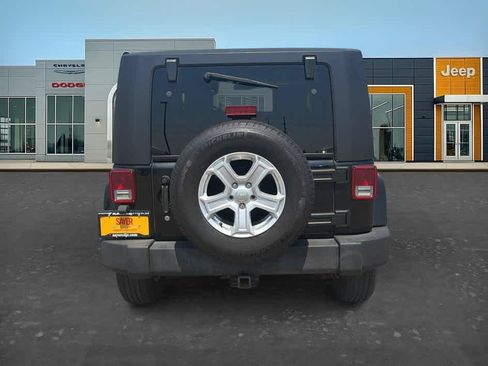 Used 2007 Jeep Wrangler Sahara w/ Dual Top Group AWD/4WD image 6
