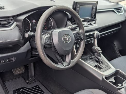 Used 2020 Toyota RAV4 LE image 13