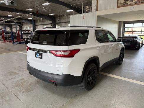 Used 2019 Chevrolet Traverse LT w/ LPO, Blackout Package AWD/4WD image 6