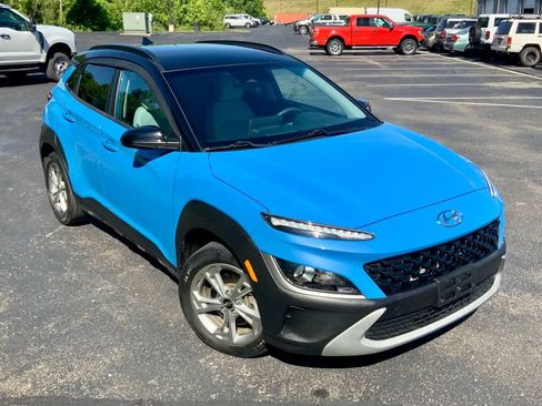 Used 2022 Hyundai Kona SEL w/ Cargo Package AWD/4WD image 2