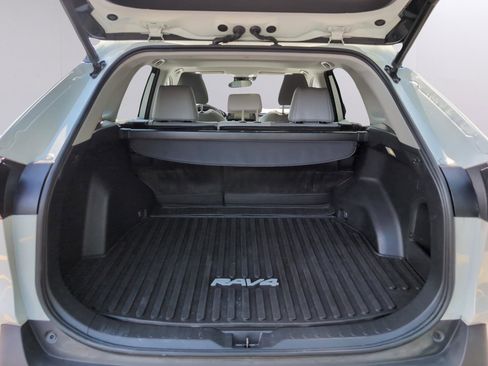 Used 2022 Toyota RAV4 XLE Premium AWD/4WD image 9