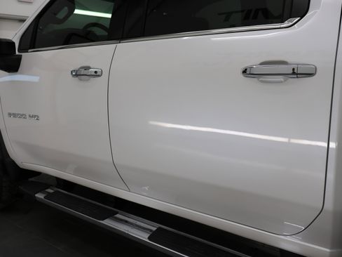 Used 2021 Chevrolet Silverado 2500 High Country w/ Z71 Off-Road Package image 39