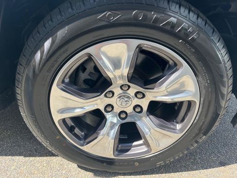 Used 2022 RAM 1500 Laramie AWD/4WD image 9