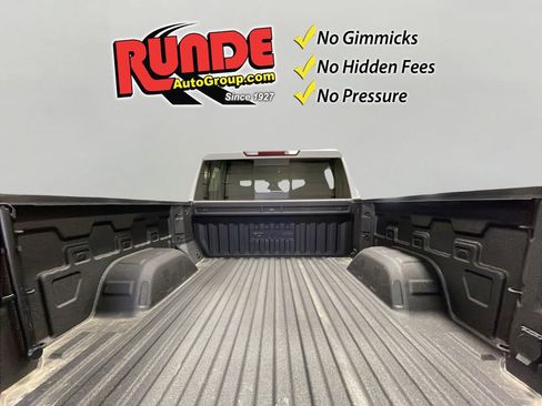 Used 2022 GMC Sierra 1500 SLT AWD/4WD image 16